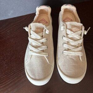NWOT Women's Roxy Bayshore Slip-On Almond Toe Tan Sneaker Size 8.5